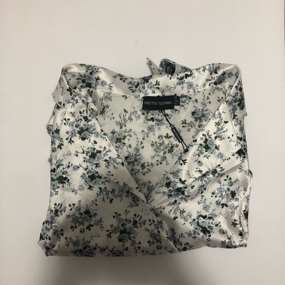 PRETTYLITTLETHING White Floral Button Fitted Shirt - Picture 3 of 5